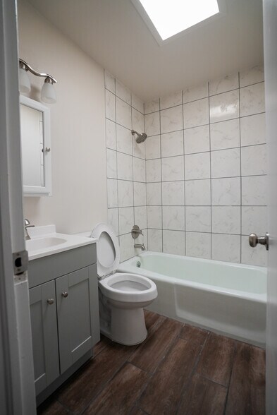 Building Photo - 10525 Champlain St