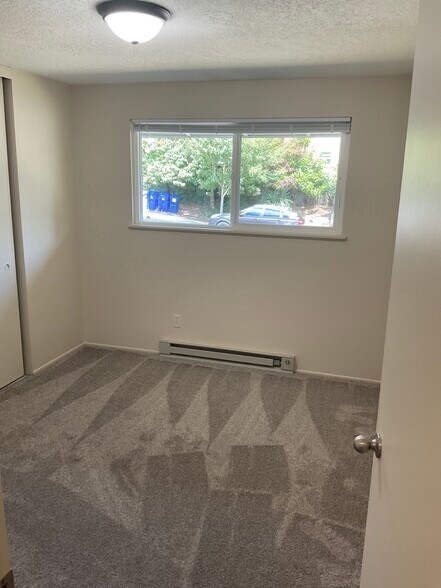 Bedroom - 434 S Idaho St