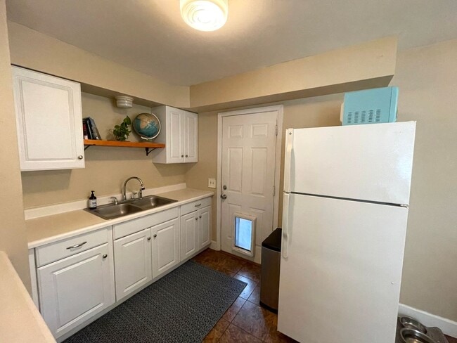 Building Photo - Lovely Home in St Johns with Fenced Yard, ...