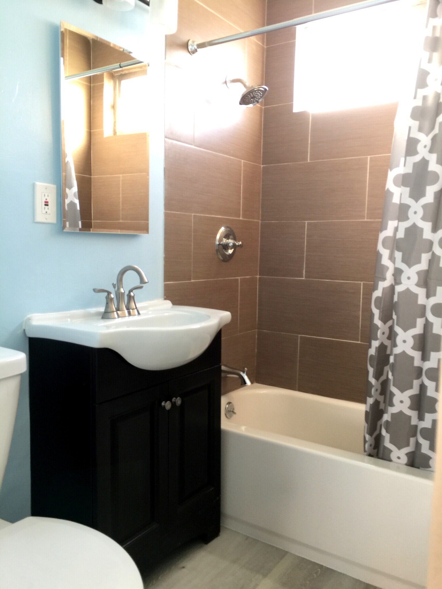 Building Photo - 1681 College View Dr