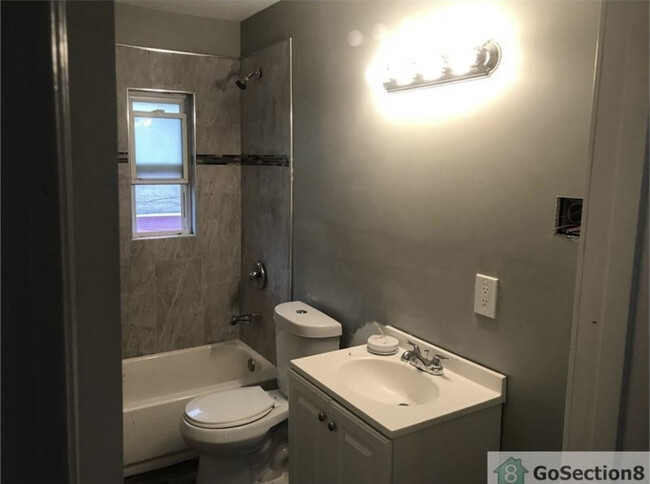Building Photo - Oliver Park Apartments LLC