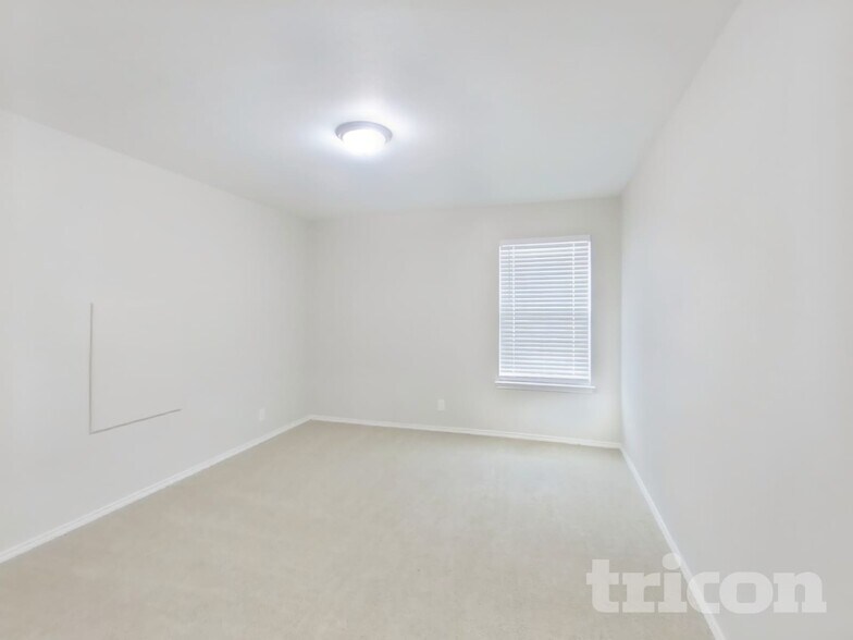 Building Photo - 213 Ridge Bluff