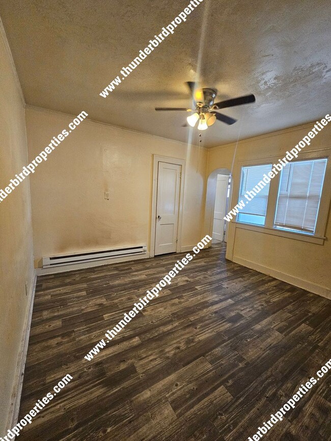 Building Photo - 1618 Coal Ave SE