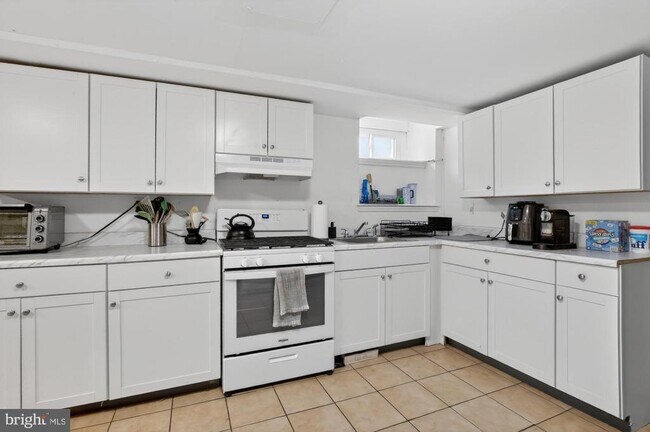 Building Photo - 4001 Baltimore Ave