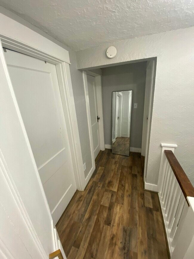 Building Photo - 563 Broad Blvd