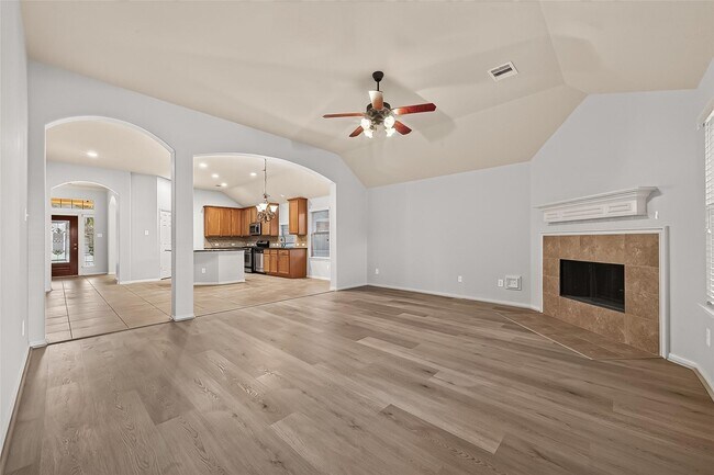 Building Photo - 28207 Chalet Park Dr
