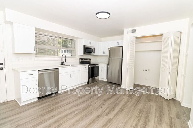 Building Photo - 513 Donaldson Rd