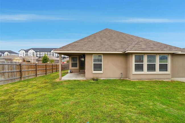 Building Photo - 13401 Henneman Dr