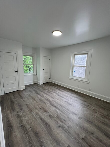 Building Photo - 919 Elsinore Pl