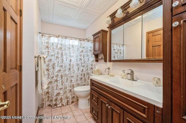 Building Photo - 37 Pine Tree Dr