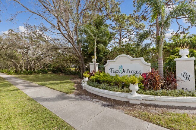 Building Photo - 4240 Central Sarasota Pky