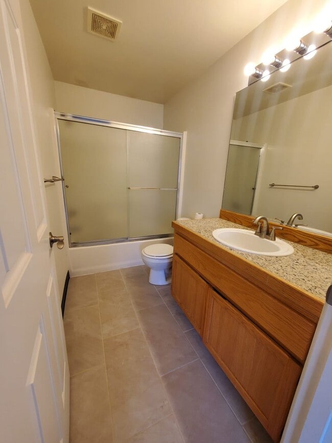 Building Photo - Quartz Ave 3plex/Ariserem-014