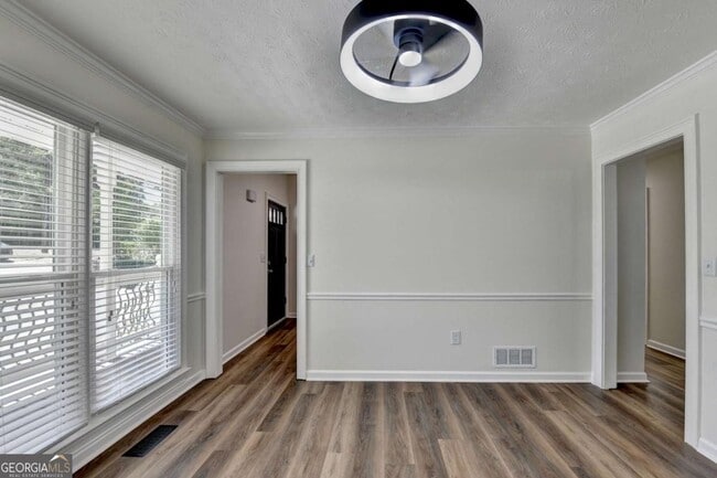 Building Photo - 1530 Plunketts Rd