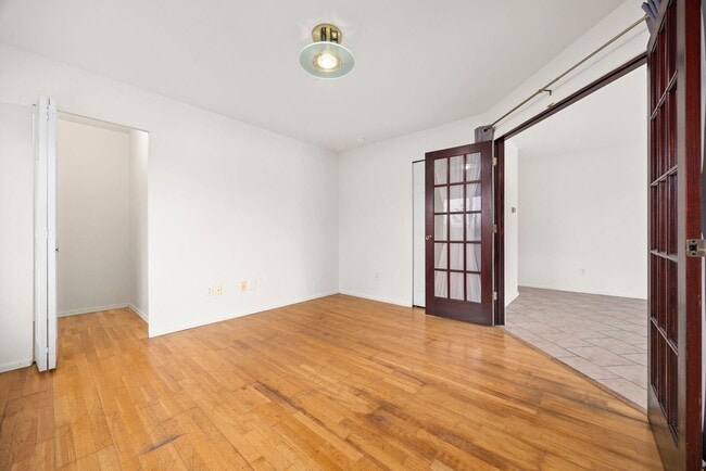 Building Photo - 1301-1305 Mitchell Ave