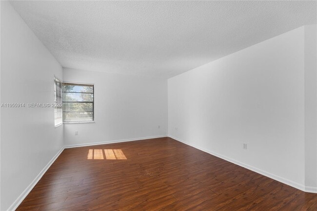 Building Photo - 6114 SW 127th Pl