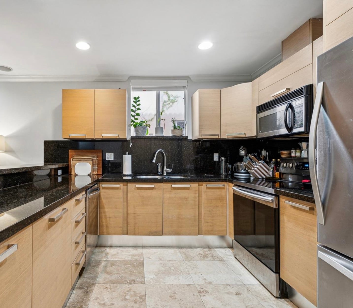 Building Photo - 3168 Ohio St