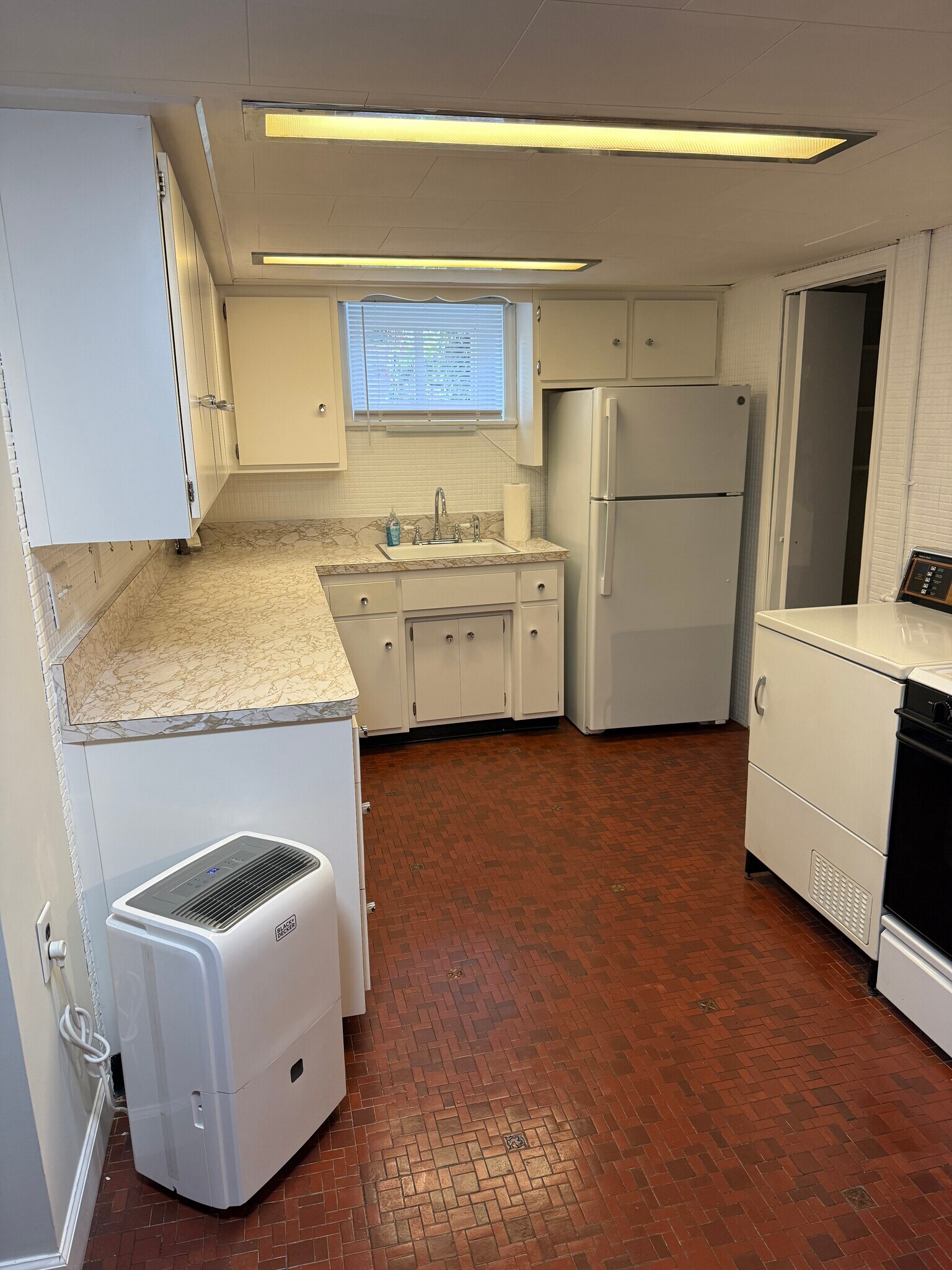 Building Photo - 4 Summit Ave