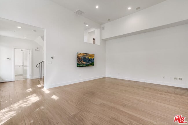 Building Photo - 5744 S Celedon Creek