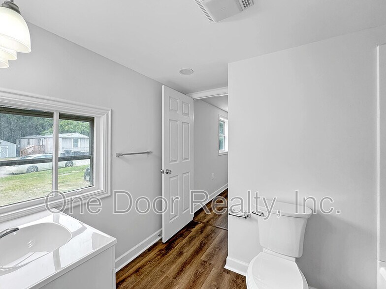 Building Photo - 165 Magruder Ave