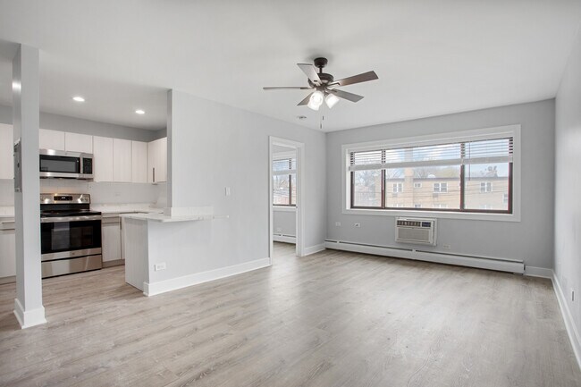 Building Photo - 6826 N Ridge Blvd