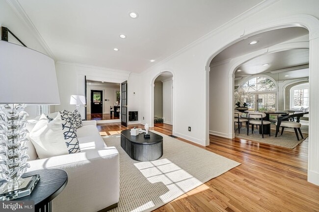 Building Photo - 4817 Chevy Chase Blvd