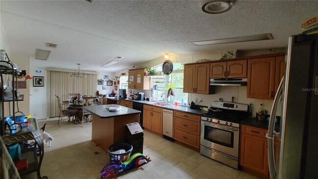 Building Photo - 11025 Pinto Dr