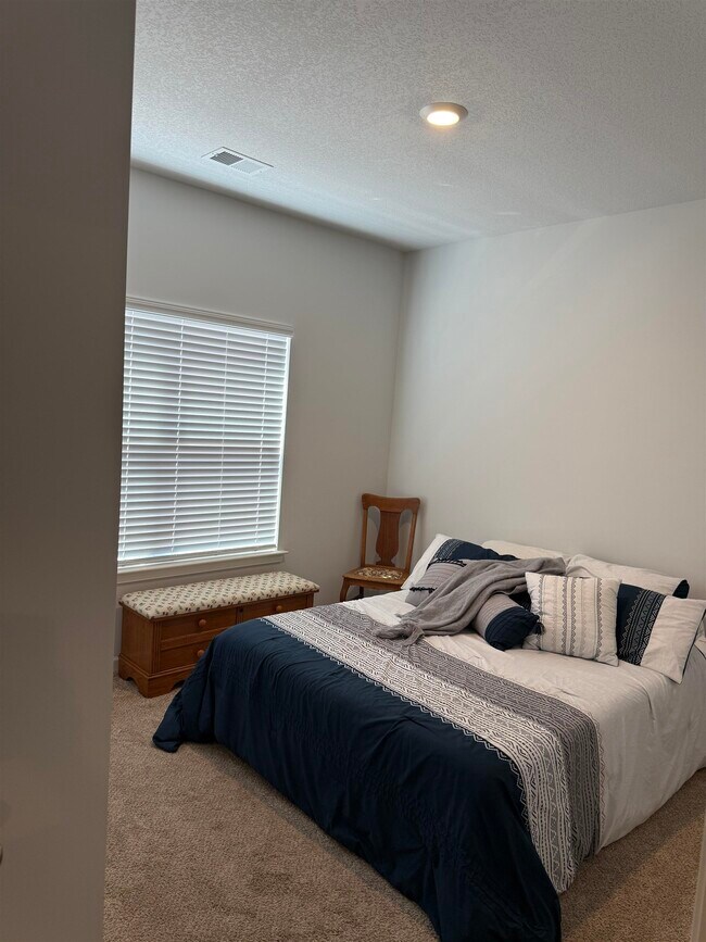 Building Photo - 7968 Hickory Meadow Rd