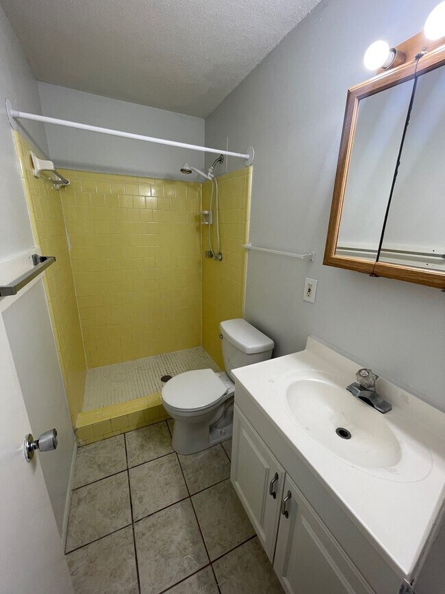 Building Photo - 2216 Flamingo Blvd