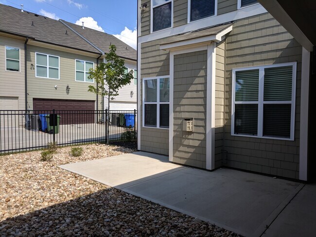 Building Photo - 903 Proctor Ranch Dr