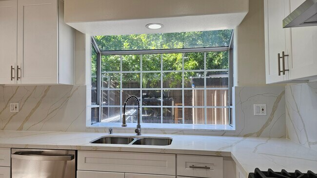Fully Remodeled Kitchen - 19250 W Oxnard St