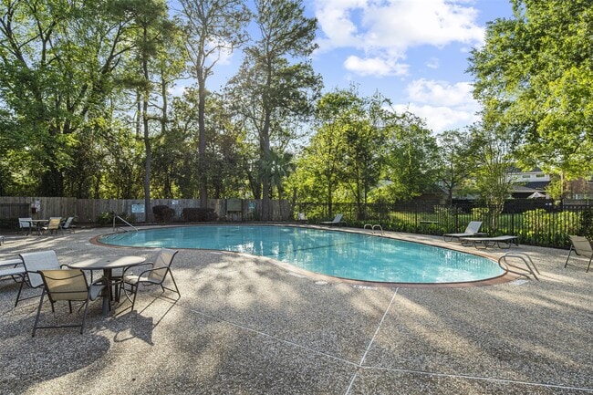 Building Photo - 13010 Trail Hollow Dr
