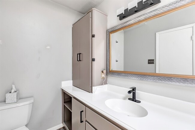 Building Photo - 19011 Sandia Pines Dr