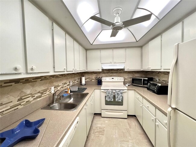 Building Photo - 125 S Ocean Ave