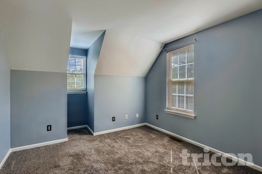 Building Photo - 149 Red Tip Ln