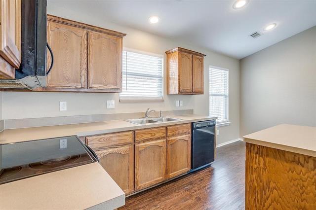 Building Photo - 1116 Boxwood Dr
