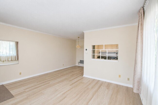 Building Photo - 3240 Lake Osborne Dr