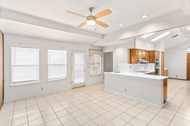 Building Photo - 13722 Hunters Hawk