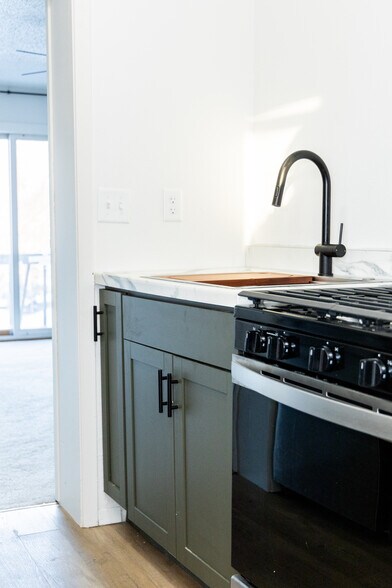 Primary Photo - 711 S Phillips Ave