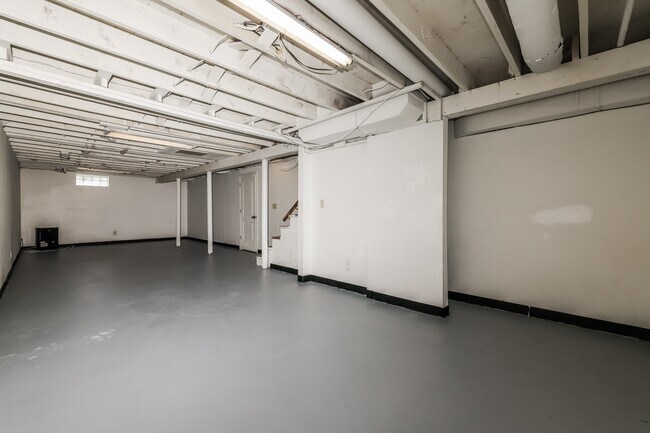 Building Photo - 2908 Ghent Ave