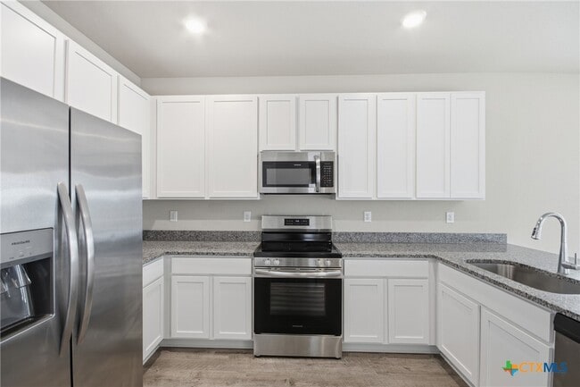 Building Photo - 292 Legacy Cir