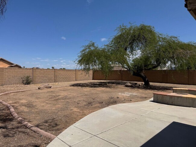 Building Photo - Beautiful Home for Rent in El Mirage!