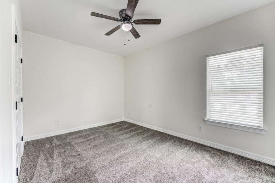 Building Photo - 410 N 4th St