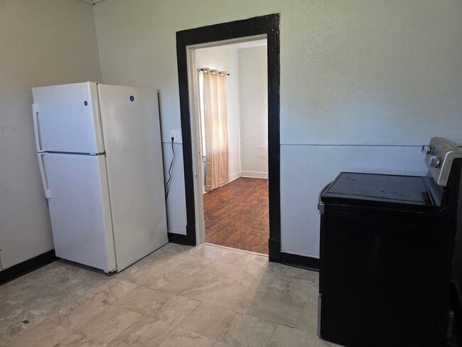 Building Photo - 3-Bedroom, 1-Bathroom Home with Basement – $1,215/Month - Accepting Section 8