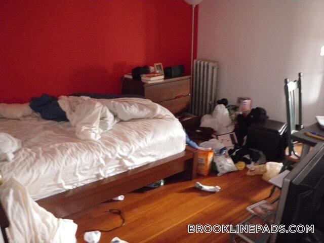 Building Photo - 1905 Beacon St