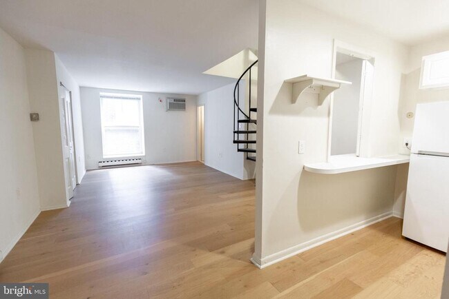 Building Photo - 2311 Spruce St