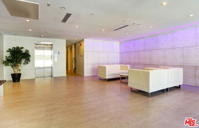 Building Photo - 11657 Chenault St