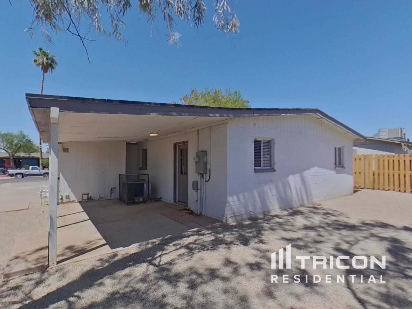 Building Photo - 1219 E Pecan Rd