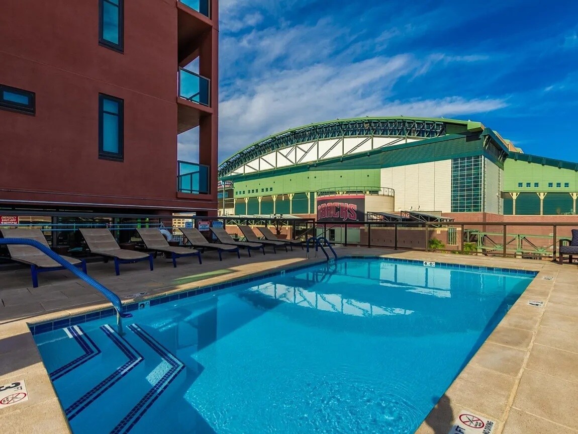 Building Photo - 310 S 4th St