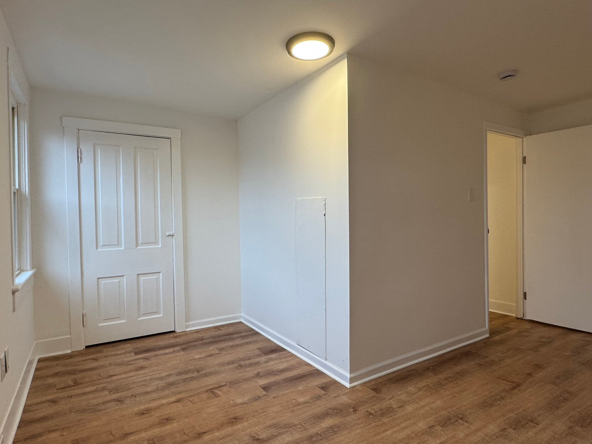 Building Photo - 16 Sycamore St