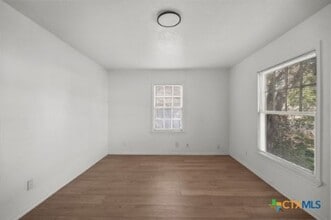 Building Photo - 1404 Mulford St